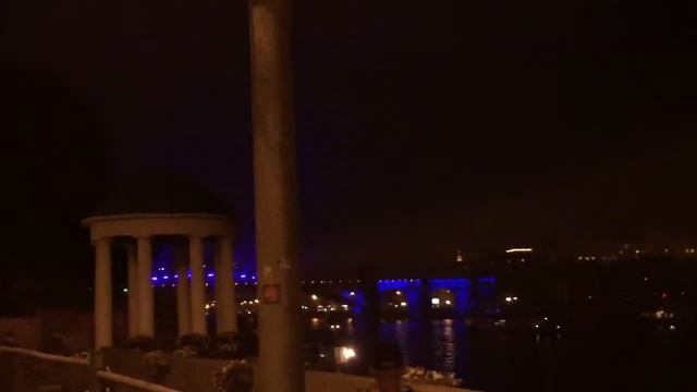 Круг света на здание министерства обороны смотреть онлайн
