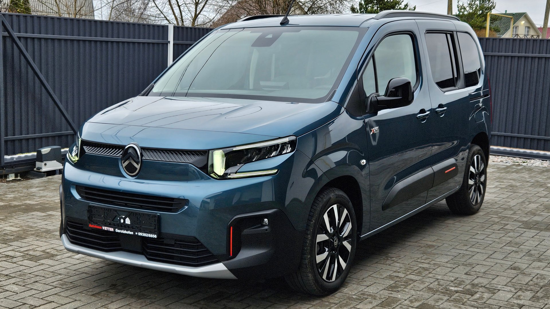 НОВЫЙ! Citroen Berlingo XTR 2024! 1.5 HDi 130 hp 8AT Aisin! Комплектация Shine!Камера, зимний пакет. смотреть онлайн