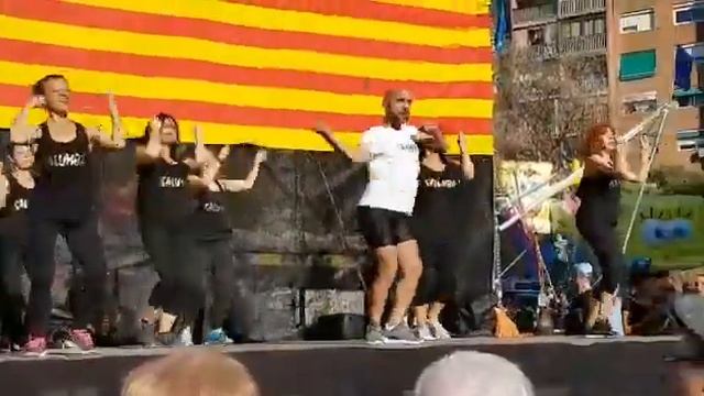 LUIS FONSI COREO HECHA POR SALUMBA DANCE смотреть онлайн