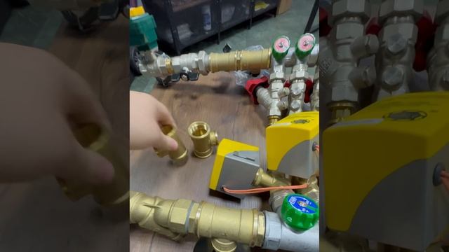 Пример узла распределения для фанкойлов.