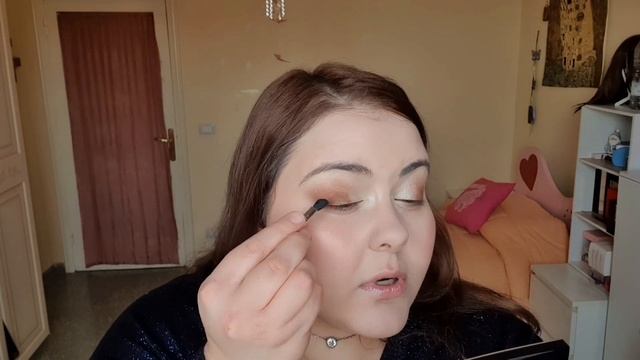 FACCIA DA QUARANTENA NON NE POSSO PIU E MI PREPARO CON VOI - MAKEUP GIORNO LUMINOSO OCCHI VICINI смотреть онлайн