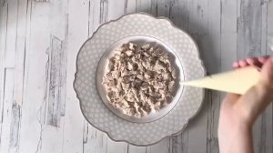 КАК ПРИГОТОВИТЬ САЛАТ БУСЫ НА СНЕГУ С КУРИЦЕЙ? Вкусный, на новогодний стол!
