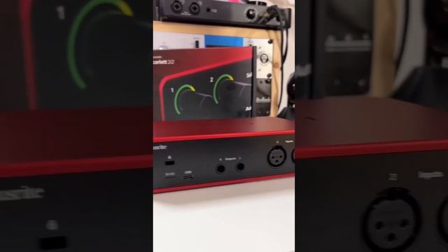 Checking out the 4th Gen Focusrite Scarlett Solo & 2i2 #musicproduction #homestudio #focusrite смотреть онлайн