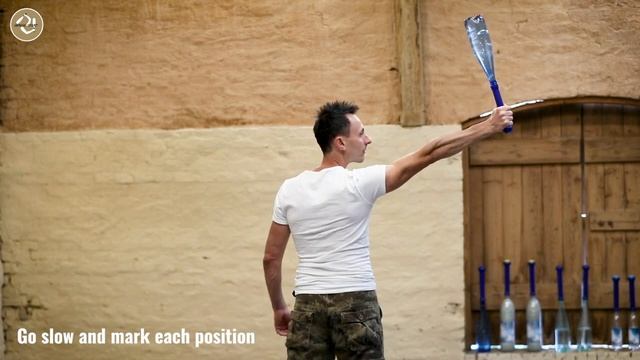 Indian clubs 102 Lesson 3/20: inner to outer switch смотреть онлайн