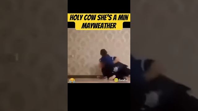 Holy cow She’s a Mini Mayweather смотреть онлайн