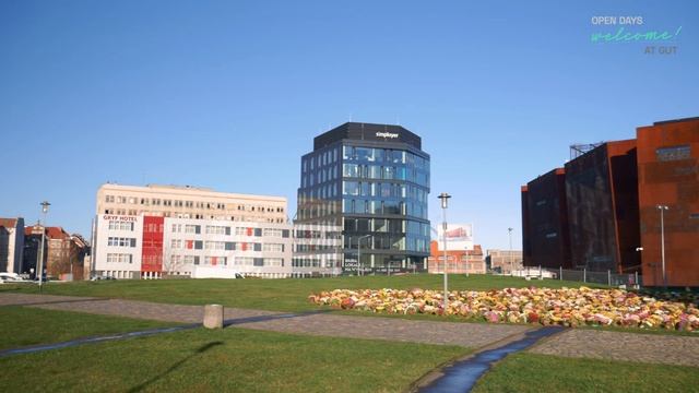 Smart City - course by Aleksander Orlowski смотреть онлайн