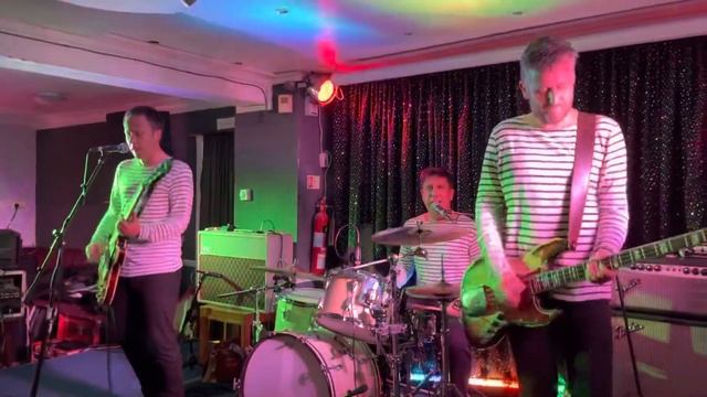 Len Price 3 - Nobby Goes to the Pentagon Burnt Mills Club , Harlow 15 /07 / 22 смотреть онлайн