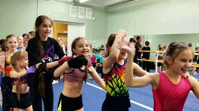 Наши поздравления смотреть онлайн