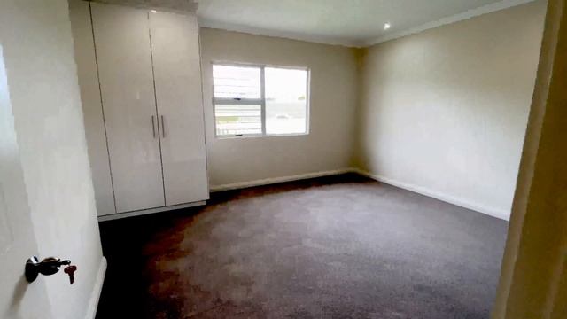 Newly refurbished simplex in Somerset Park смотреть онлайн