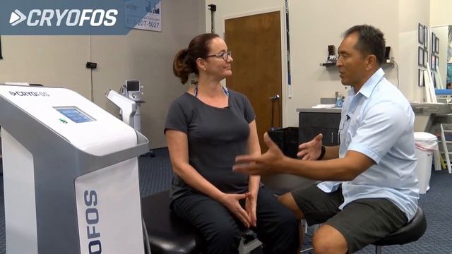 Dr. Tommy Rhee Uses Cryofos To Treat Chronic Upper Back Pain On Ballet Instructor. смотреть онлайн