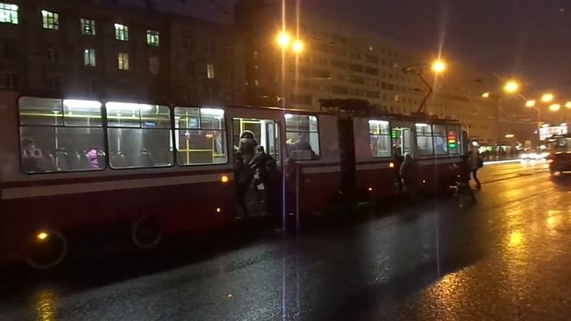 Остановка Санкт-Петербурга 8-22: ст. м. пл. Мужества (13.03.18) смотреть онлайн