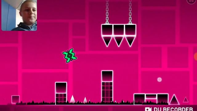 Проходим geometry dash первые два уровня смотреть онлайн