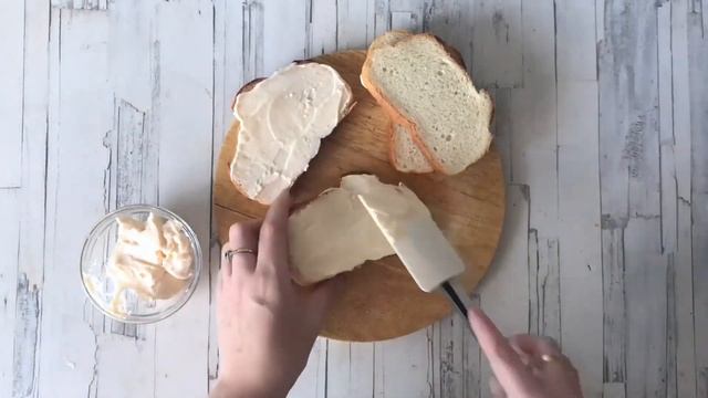 КАК ПРИГОТОВИТЬ БУТЕРБРОДЫ СО ШПРОТАМИ И ОГУРЦОМ НА БАТОНЕ? На праздничный стол, быстро и вкусно смотреть онлайн