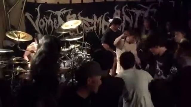 VOMIT REMNANTS live in Osaka 3 смотреть онлайн