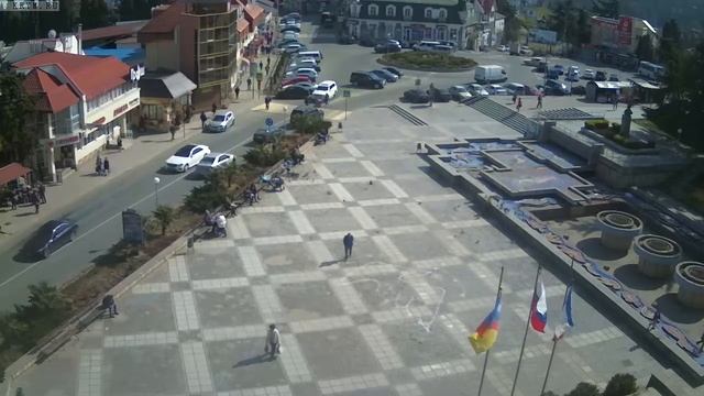 Вебкамера "Площадь Советская". Запись 06.04.2017 15:00:05 смотреть онлайн