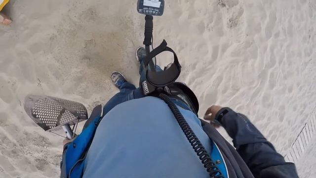 Metal detecting Netherlands: small beach hunt 24 5 2017 смотреть онлайн