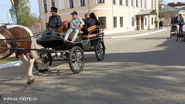 город Коломна - улица Лажечникова, Много туристов... смотреть онлайн