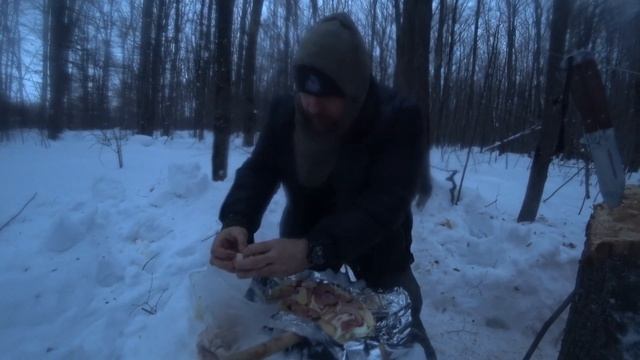 Ночевка в зимнем лесу без палатки///Первый опыт зимнего похода///Мои мысли о таком отдыхе смотреть онлайн