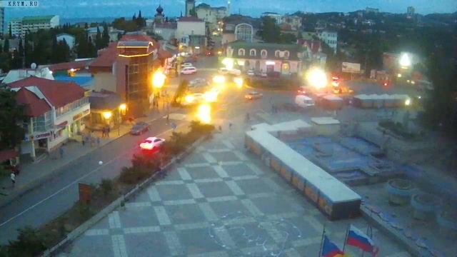 Вебкамера "Площадь Советская". Запись 20.09.2016 19:00:16 смотреть онлайн