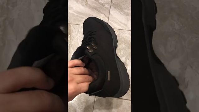 Кроссовки мужские Reebok на натуральном меху.. смотреть онлайн