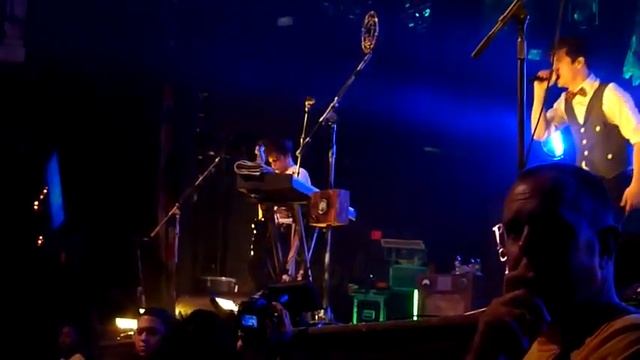 Panic! At the Disco - Hurricane смотреть онлайн