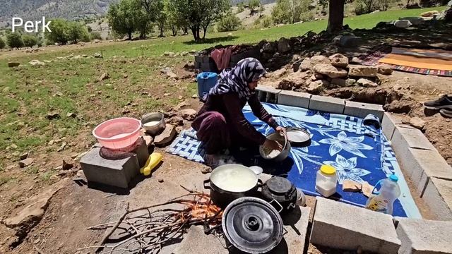 Fariba Invited Grandma and Naseroo's Family for Lunch смотреть онлайн