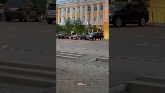 Автодискотека около Дома офицеров в Чите смотреть онлайн