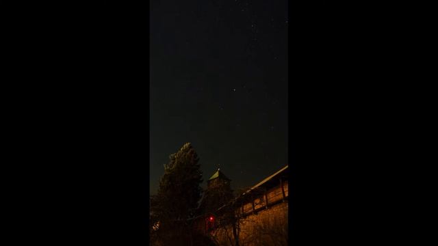 Ночное небо над монастырем смотреть онлайн