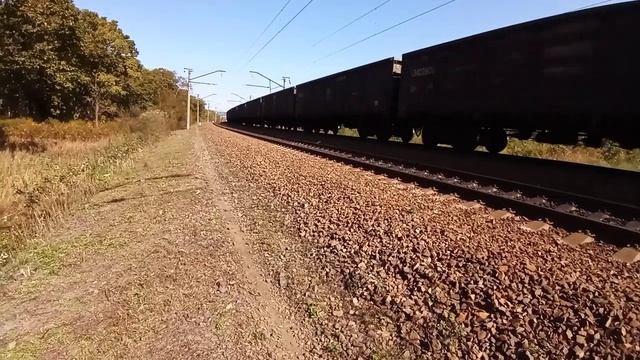 После встречи. Система электровозов 2ЭС5К-131/115 "Ермак" с грузовым поездом на Транссибе смотреть онлайн