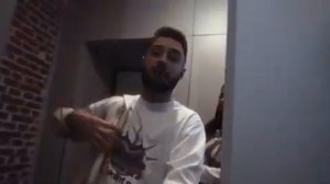 она делит со мной вайб премьера клипа