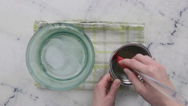 How to Make DIY White Chocolate Peppermint Lip Scrub смотреть онлайн
