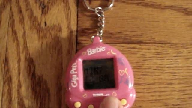 Barbie Girl Aqua GIGA PETS electronic Keychain HandHeld SONG смотреть онлайн