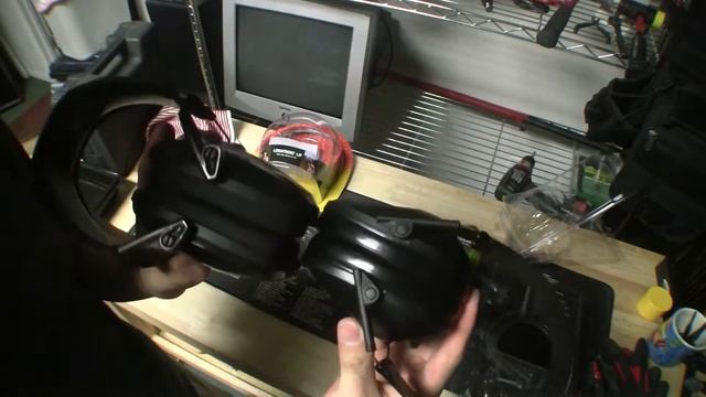 Earmuff Comparison: Howard Leight R-01523 Leightning L0F, 3M Peltor Shotgunner, & Ultimate 10 смотреть онлайн