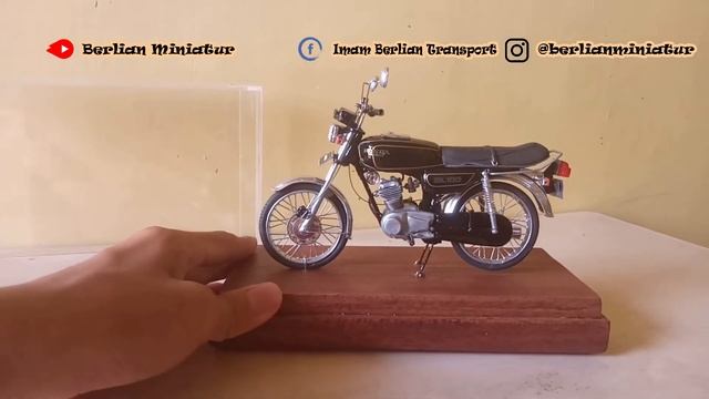 TERUNIK – REVIEW MINIATUR MOTOR HONDA GL 100 – HONDA GL SUPER DELUXE смотреть онлайн