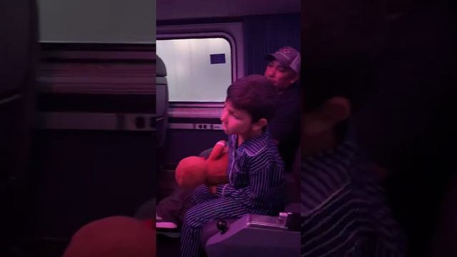 Polar Express train ride “Hot chocolate” смотреть онлайн