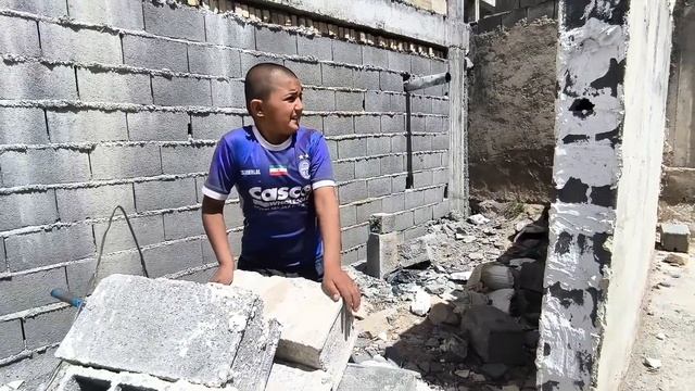 Nomadic Life: Elham's Struggle And Resilience In Building A New Home🏚️🌿