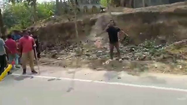 Santi bazar oh utpatilai jak tipra motha vs bjp 2023 смотреть онлайн