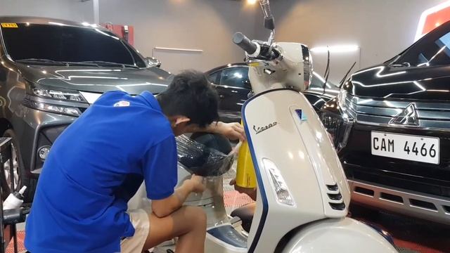 Candy Like Gloss Ceramic Coating on my Vespa Primavera S 2022 Model смотреть онлайн
