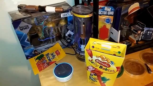 "Would you like a jelly baby?" Amazon Echo Dot смотреть онлайн