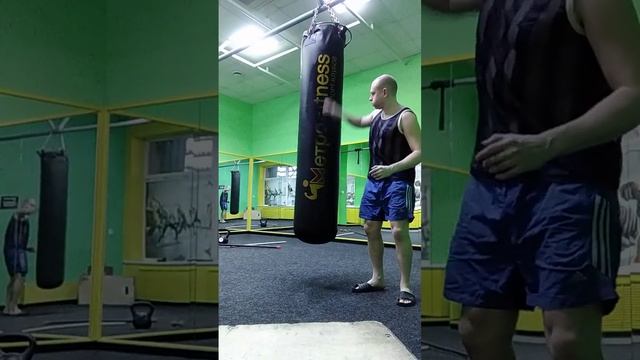 Тайский бокс. Мойка боксерского мешка. Муай тай. Фитнес. Кардио. #спорт #cardioexercise #sports смотреть онлайн