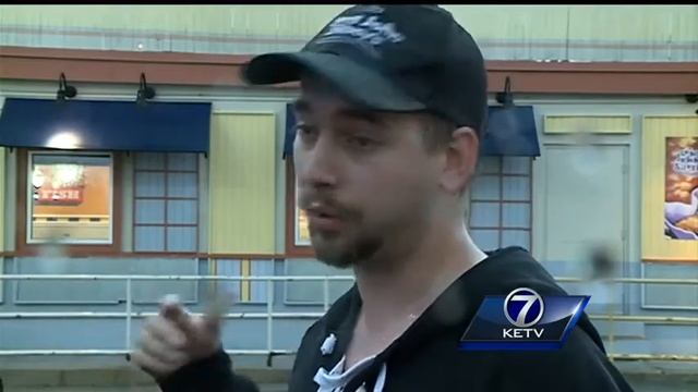 Heavy rain causes flooding on Omaha streets смотреть онлайн