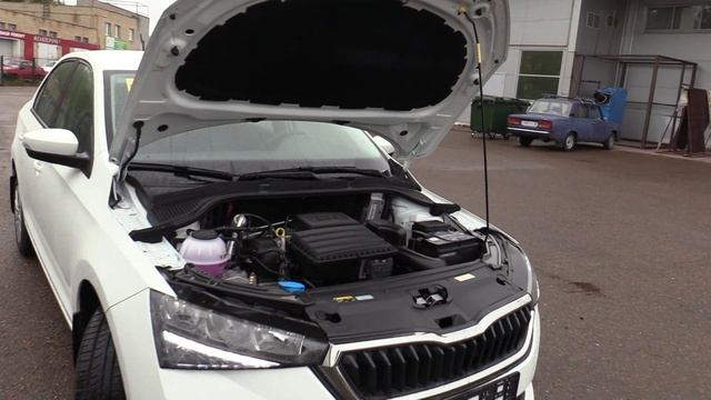 2021 Škoda Rapid Active 1.6L (90). Обзор (интерьер, экстерьер, двигатель). смотреть онлайн