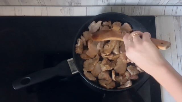 КАК ПРИГОТОВИТЬ СВИНИНУ В СОЕВОМ СОУСЕ НА СКОВОРОДЕ? Мясо в соевом соусе - недорогое вкусное блюдо смотреть онлайн