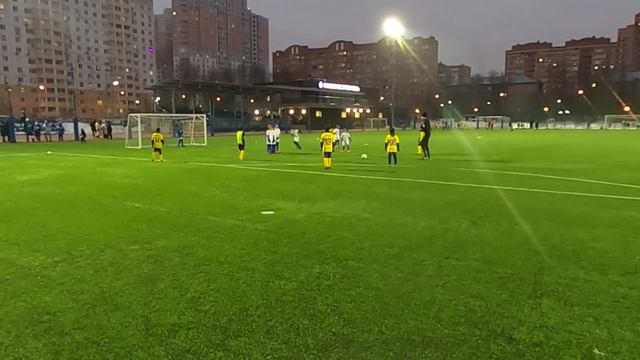 Зимнее Первенство Москвы по футболу. "Зоркий" 2013 (2) - "Крылья Советов-2" 2013 (2) смотреть онлайн