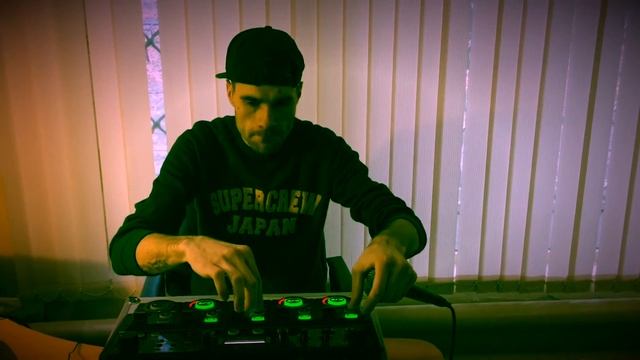 Loop station boss rc 505 beatbox by GrantBeat смотреть онлайн