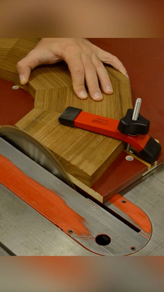 Чем и как фиксировать детали на поверхностях с пазами T-track | Прижим СLM-001 для Т-образного паза смотреть онлайн