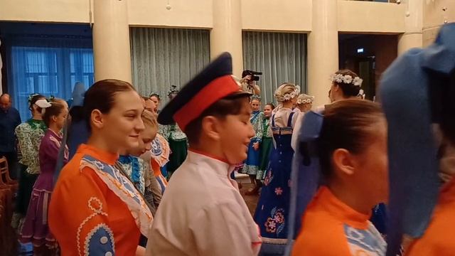 Праздничный хоровод. посвященный Дню народного единства.Таганрог. смотреть онлайн