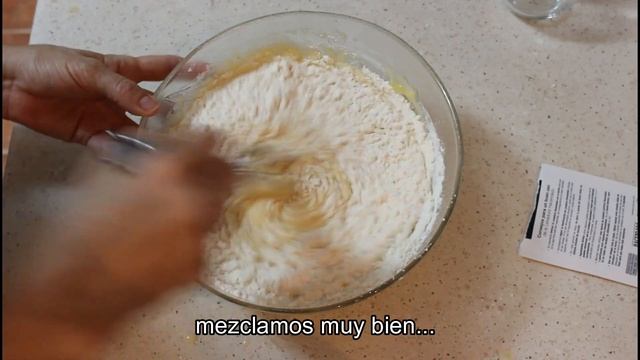 El mejor desayuno del mundo! 🍊MAGDALENAS DE NARANJA. смотреть онлайн