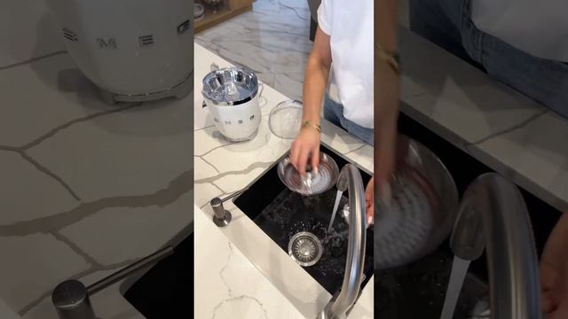 Unpacking Smeg ❤️❤️ смотреть онлайн