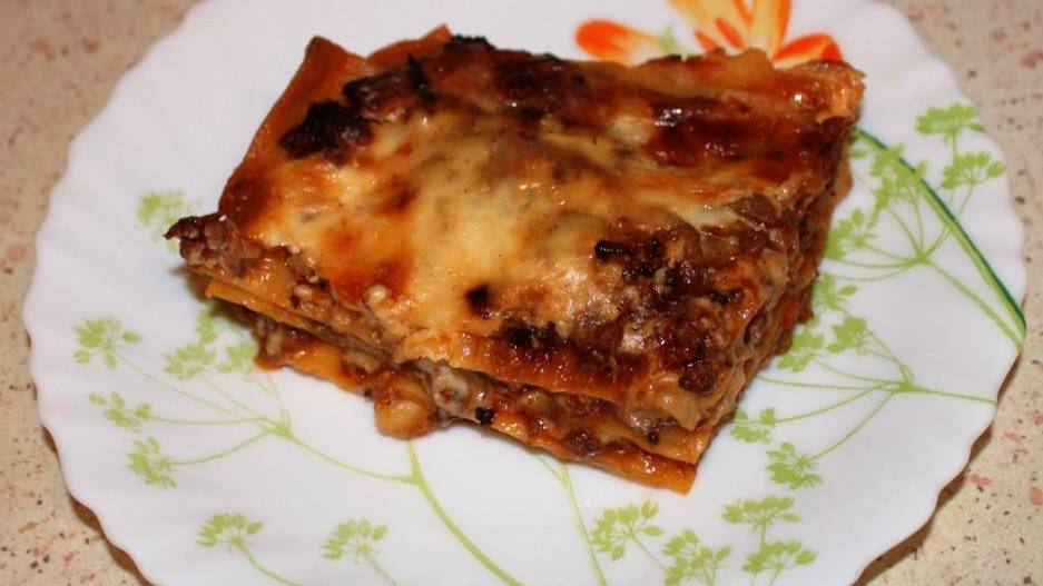 Лазанья с домашней пастой и соусом болоньезе. Кухня Италии. смотреть онлайн